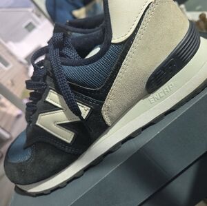 New Balance Navy and white Sneakers